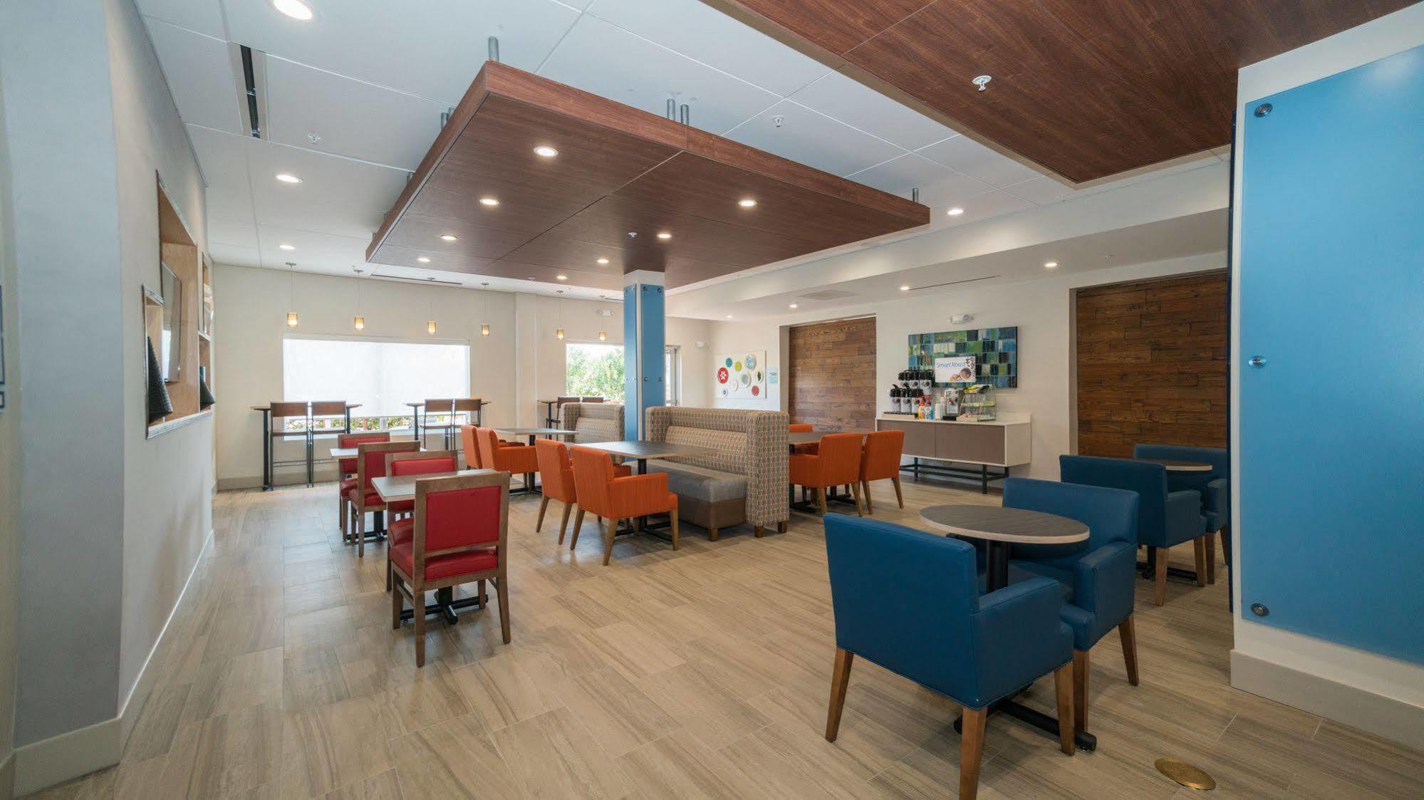 Holiday Inn Express & Suites - Southaven Central - Memphis By Ihg Bagian luar foto